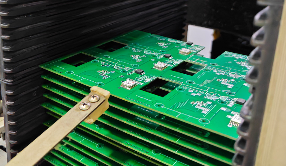 Ο αντίκτυπος των επιπέδων αυτοματισμού στα εργοστάσια PCBA στη μαζική παραγωγή