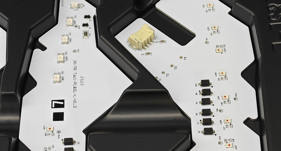 Συζήτηση για τον έλεγχο του κόστους και τις στρατηγικές μακροπρόθεσμης συνεργασίας για εργοστάσια PCBA