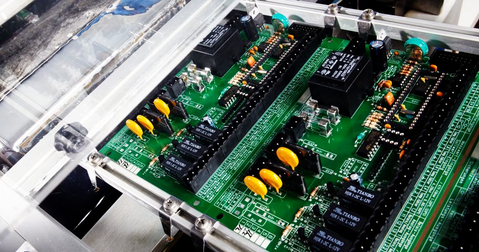 Διερεύνηση μοντέλων συνεργασίας και τάσεων σε παγκόσμια εργοστάσια PCBA.